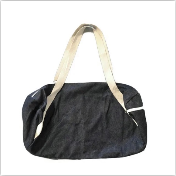 “Will Workout for Cupcakes” light duffel workout or overnight bag - Picture 8 of 9